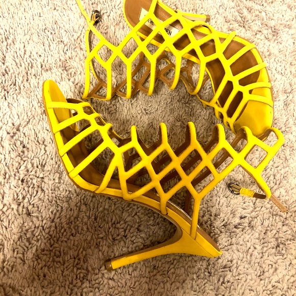 Mustard colored Steve Madden - Picture 2 of 3